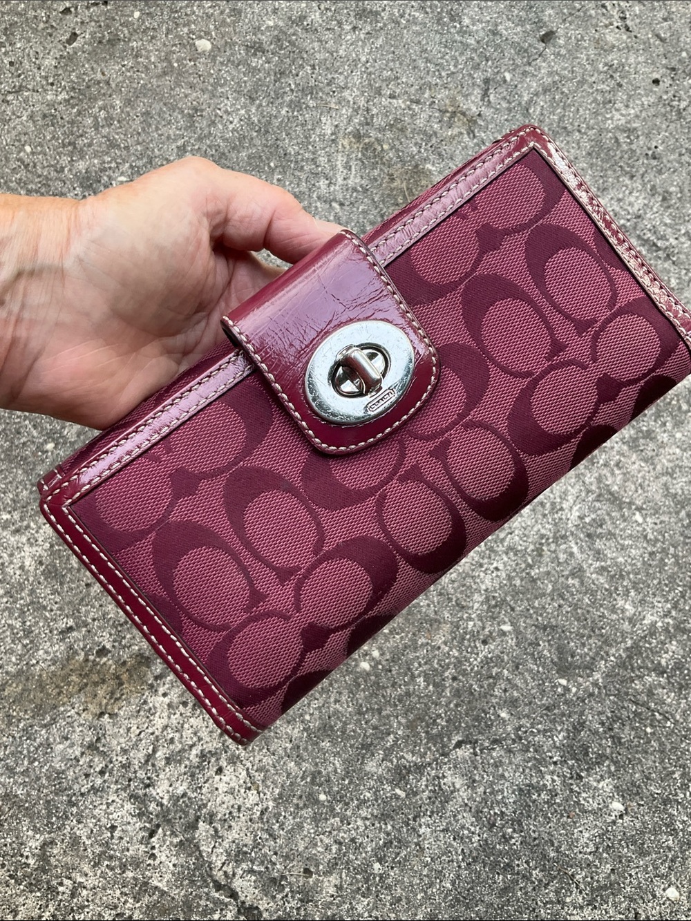 Vintage Y2k Coach turnlock wallet GUC